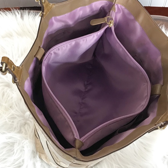 Coach Carly Signature Patchwork Tote. - Picture 9 of 16